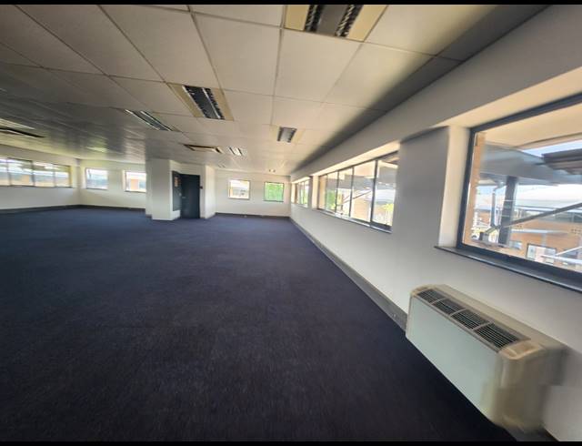 1,840M² OFFICE TO LET IN RANDJESPARK